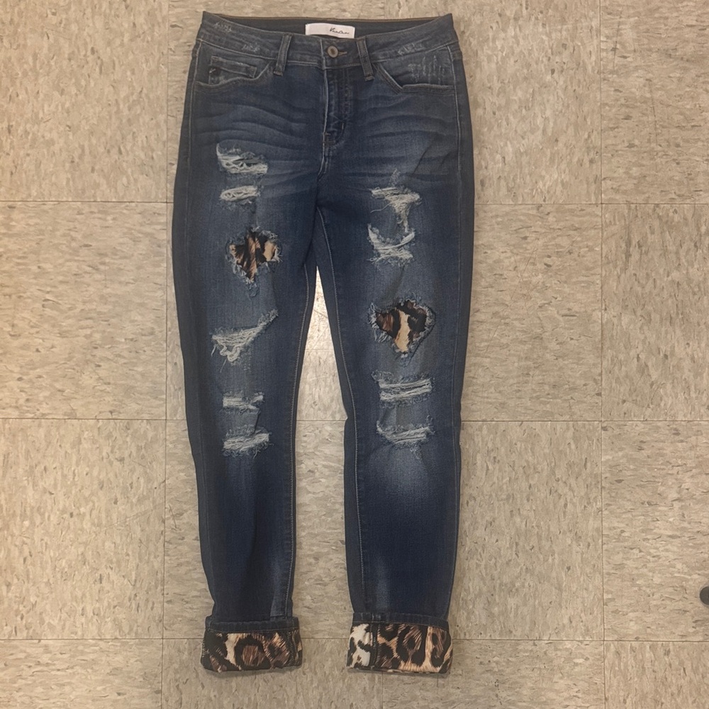 Distressed Dark Blue Women’s Jeans with Leopard Cuffby Kancan